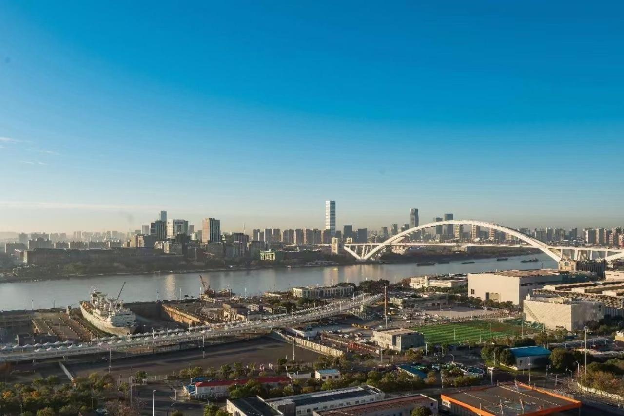 Apartment 4 Bedroom With Bund View Shanghai