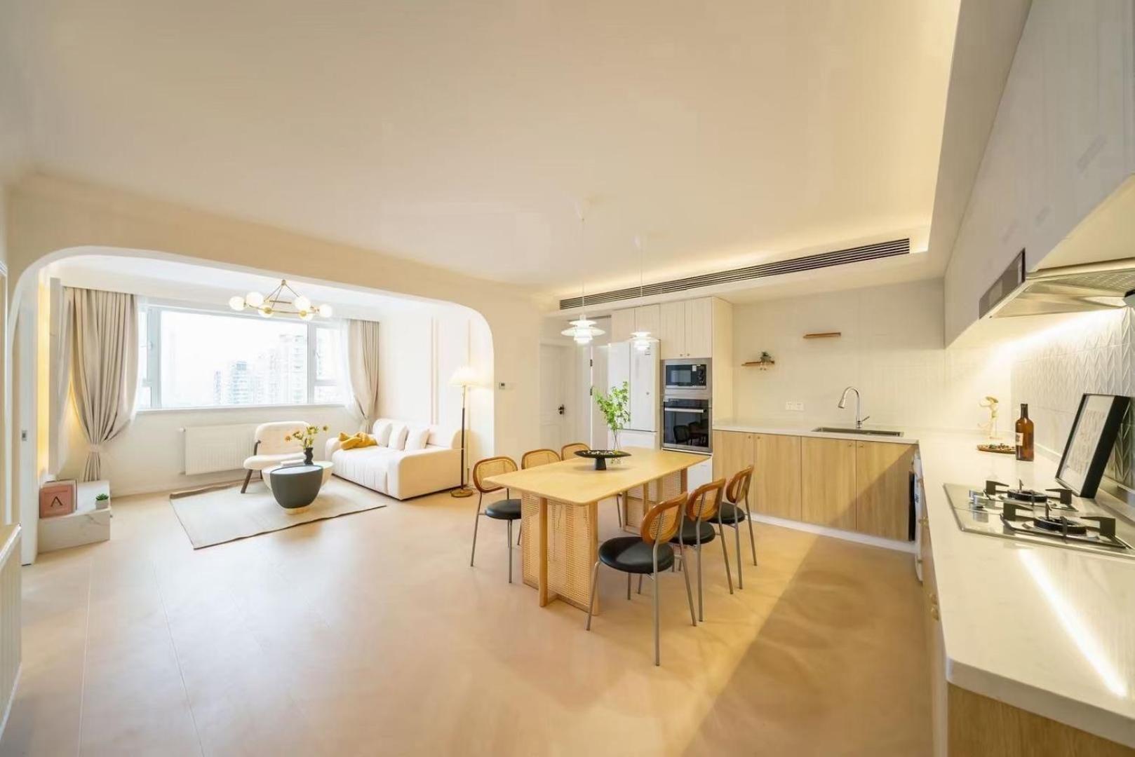 Apartment 4 Bedroom With Bund View