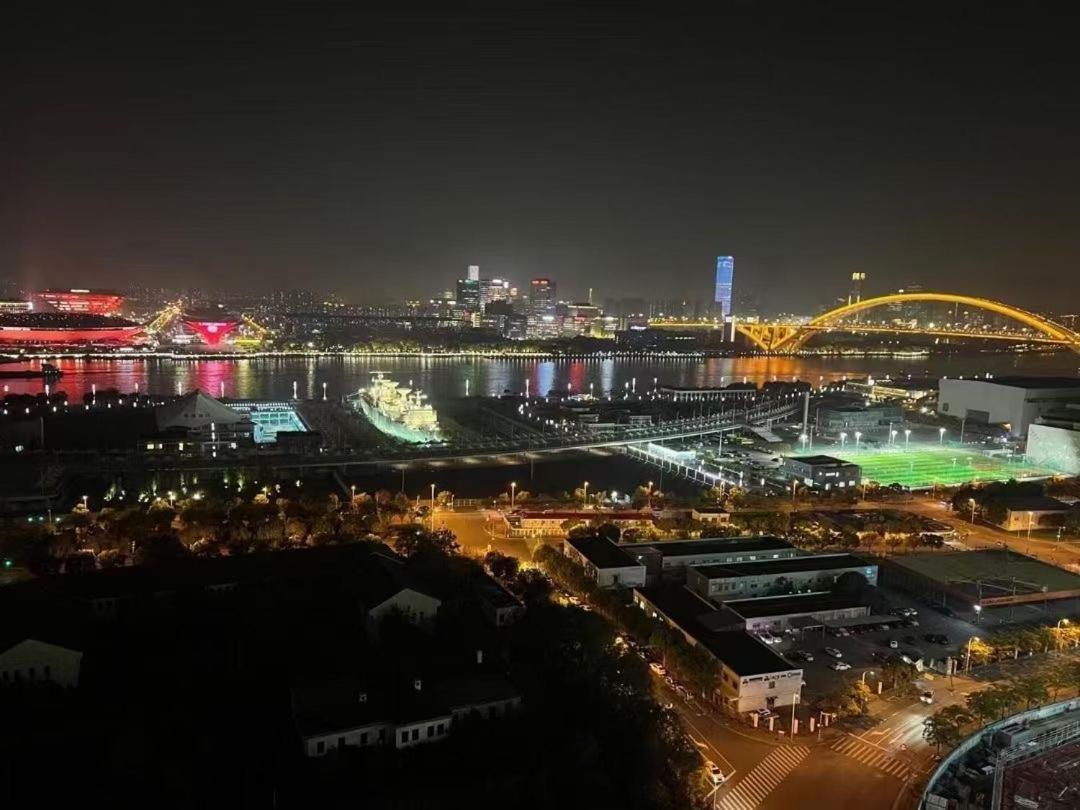 Apartment 4 Bedroom With Bund View Shanghai